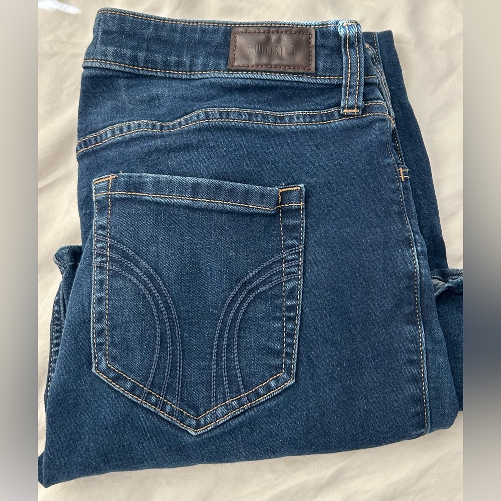 Hollister Low-Rise Boot Jeans